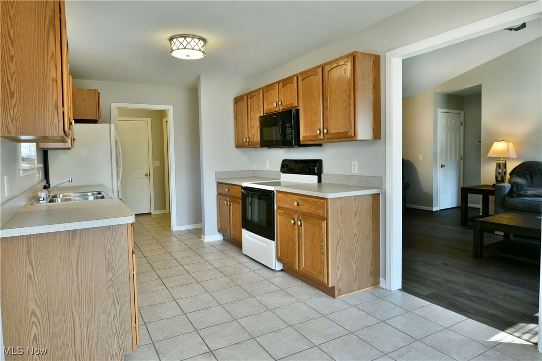 107 Royal Troon Drive, Warren, Ohio image 6