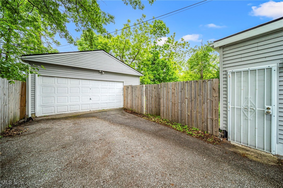 3328 Altamont Avenue, Cleveland Heights, Ohio image 4