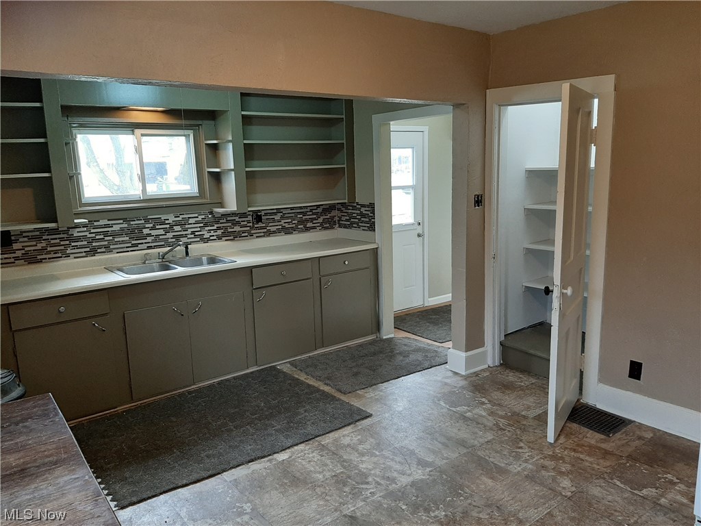 Village/Strasburg - Residential Lease