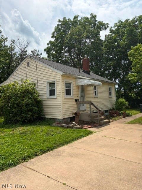 Photo of 581 Fillmore Avenue, Akron, OH 44314 (MLS # 5223028)