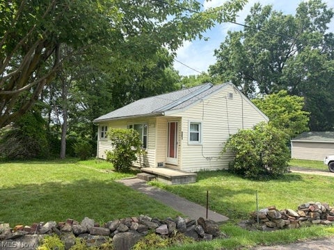 Homes For Sale - 581 Fillmore Avenue<br/> Akron, OH 44314