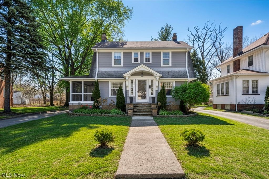 Photo of 1521 Parkhill Road, Cleveland Heights, OH 44121 (MLS # 5192128)