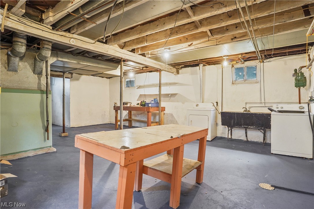 Dye & Allen Allotment - Residential Lease