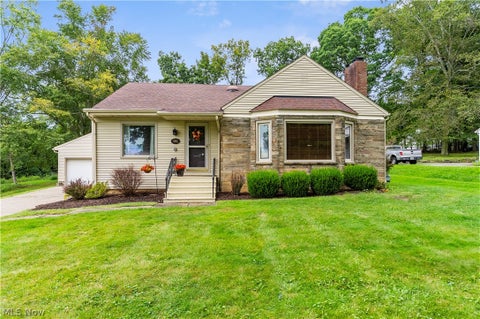 Homes For Sale - 102 Hilltop Boulevard<br/> Canfield, OH 44406