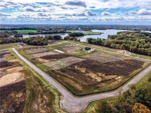 Photo of 28 Sunset Drive, Mogadore, OH 44260 (MLS # 5230787)