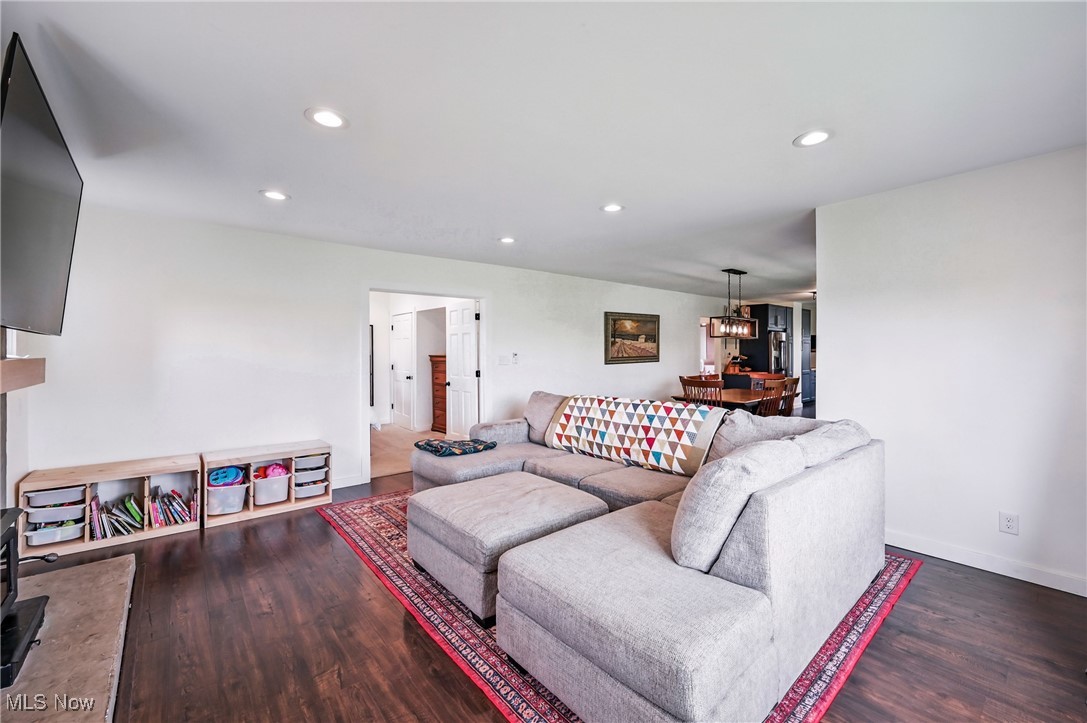 10626 Oakview Drive, Beloit, Ohio image 28
