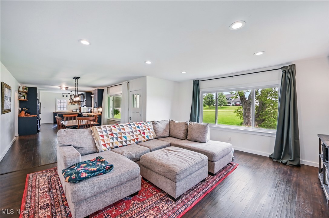 10626 Oakview Drive, Beloit, Ohio image 25