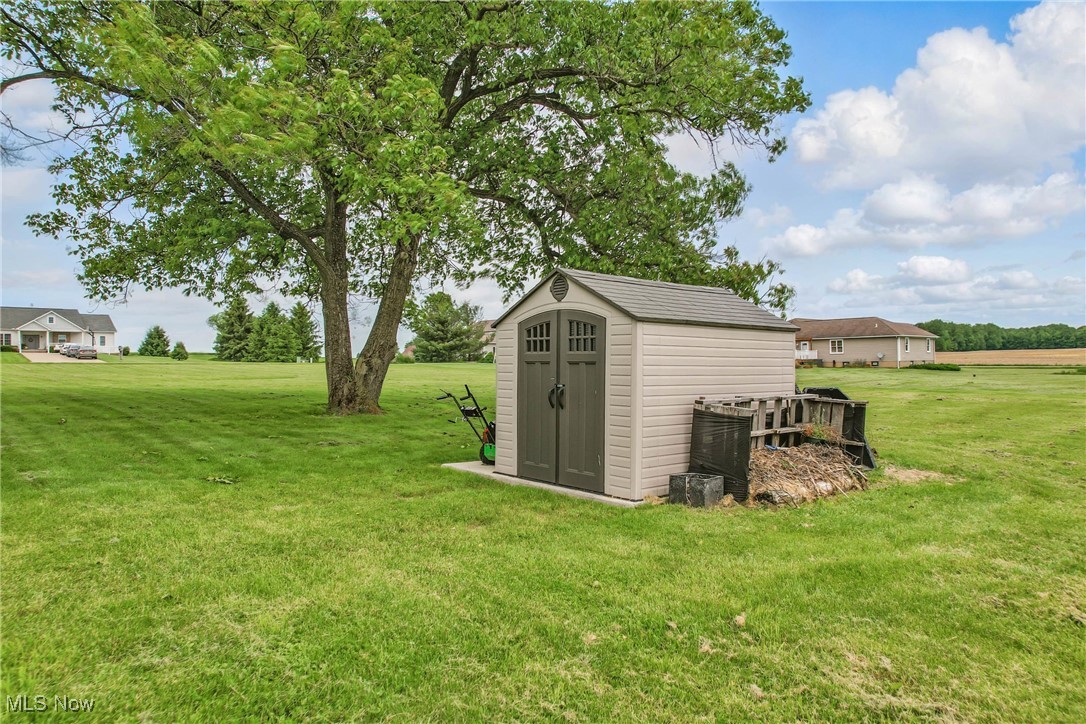 10626 Oakview Drive, Beloit, Ohio image 9