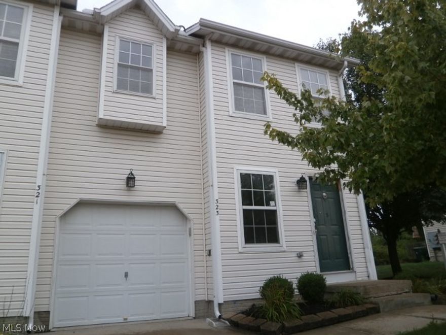 THIS IS A FANNIE MAE HOMEPATH PROPERTY.  WELCOME TO THIS THREE BEDROOM TOWNHOME DESIGN.  LIVING ROOM WITH LAMINATE FLOORING, NICE KITCHEN WITH WOOD CABINETS, ONE FULL AND ONE-HALF BATH, FULL BASEMENT WITH REC ROOM AREA AND LAUNDRY.  THIS IS A CORNER UNIT, DECK OVERLOOKS THE PRIVATE BACK YARD AREA AND ADJACENT EXTRA PARKING.  THIS UNIT HAS WHAT YOU ARE LOOKING FOR.