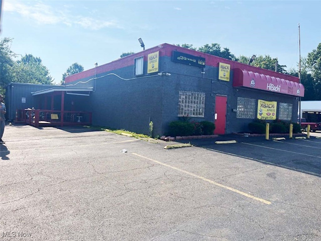 Attention Investors. Online Only Auction. 7,514 Sq. Ft. Block & Brick Building. Currently A Restaurant with A 4-Year Lease in Place,
Paved Parking, Public Utilities, Corner Lot, Minutes from The University of Akron and Downtown. Absolute auction, all sells to the highest bidders online only. Location: 935 Brown St., Akron, OH 44311. Online Bidding Starts: Monday, August 25, 2025, 12:00 PM
and Ends: Friday, August 29, 2025, 12:00 PM. Real estate offers a 7,514 square foot, well-maintained block and brick building with multiple updates. The property is currently under lease until July 2029. Lease rate is $2,500 per month plus utilities until July 2026, then the lease rate is $3,000 per month plus utilities. Building features 2 kitchens with hoods, public restrooms, security lighting, inside and outside dining, paved parking, corner lot, walk-in coolers, central heat and cooling, drive-up window, public utilities, basement with an apartment and security lighting. Taxes per half year are $1,675. The property's current use is a bar and restaurant.
The property will be open for viewing on Thursday, August 28, 2025, from 9:30 AM to 10:30 AM.