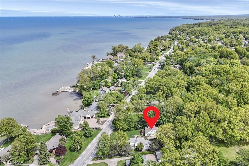 Photo of 32207 Lake Road, Avon Lake, OH 44012 (MLS # 5209334)