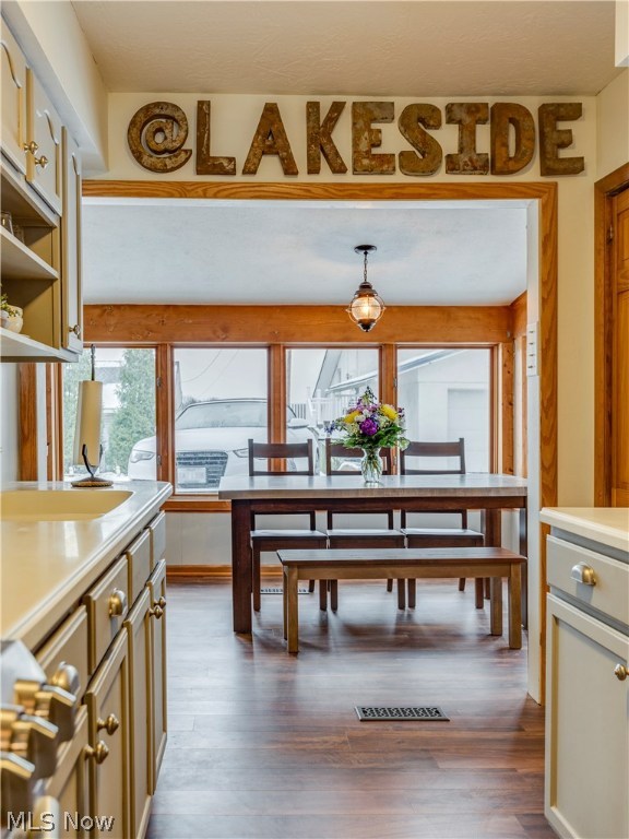 Oak Point - Residential