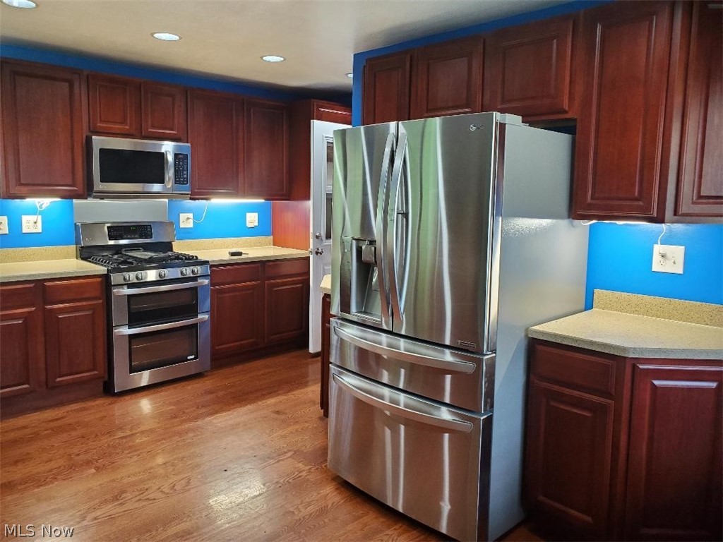 Village/Sheffield - Residential