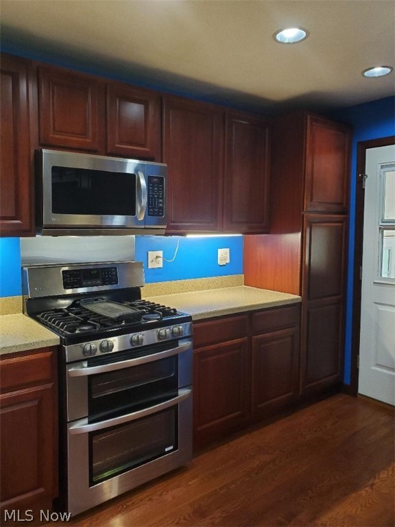 Village/Sheffield - Residential