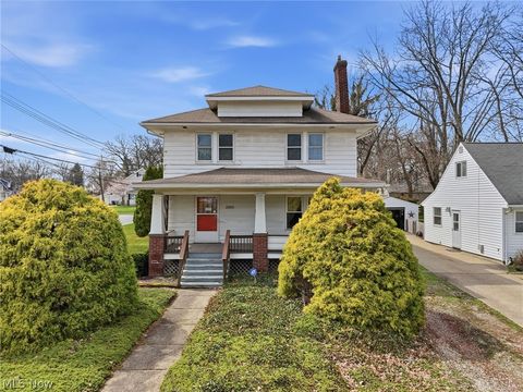 Homes For Sale - 2860 Hudson Drive<br/> Cuyahoga Falls, OH 44221