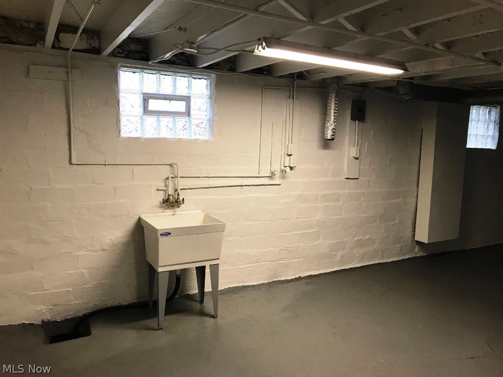 Conger Helper Realty Cos Hall - Residential