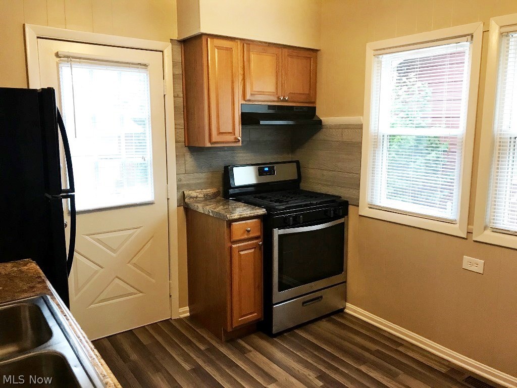 Conger Helper Realty Cos Hall - Residential