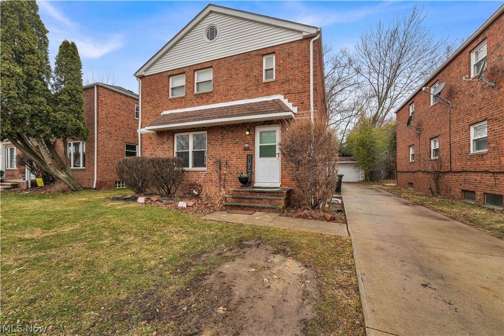 Photo of 478 E 222nd Street #1/DN, Euclid, OH 44123 (MLS # 5191544)