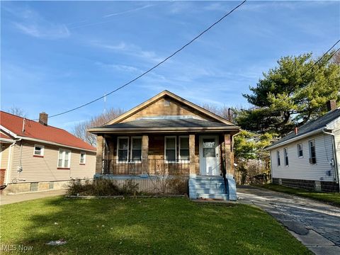 Homes For Sale - 930 Cornell Avenue<br/> Youngstown, OH 44502