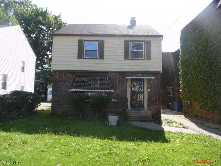 Great Brick Colonial built in 1946. This home has incredible potential, just needs a little updating and a personal touch! This 1,138 square foot house sits on a 7,560 square foot lot and features 3 bedrooms and 1.5 bathrooms. Nearby schools include Andrew J Rickoff Elementary School. Home is located in the Mount Pleasant neighborhood.