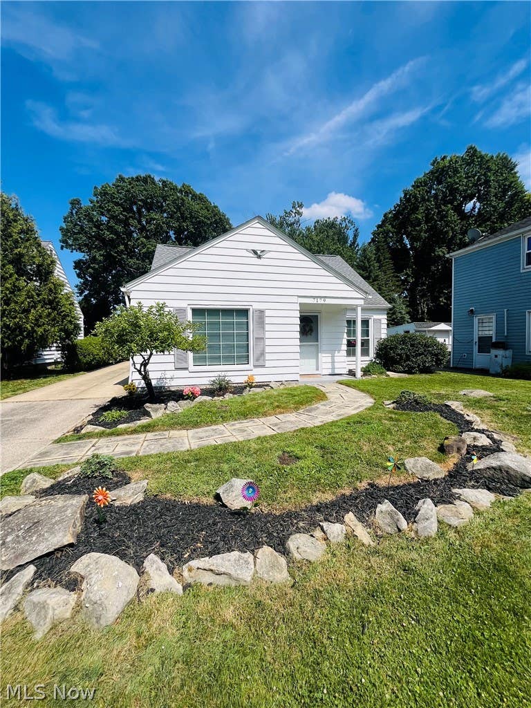 Photo of 7179 Parma Park Boulevard, Parma, OH 44130 (MLS # 5226078)