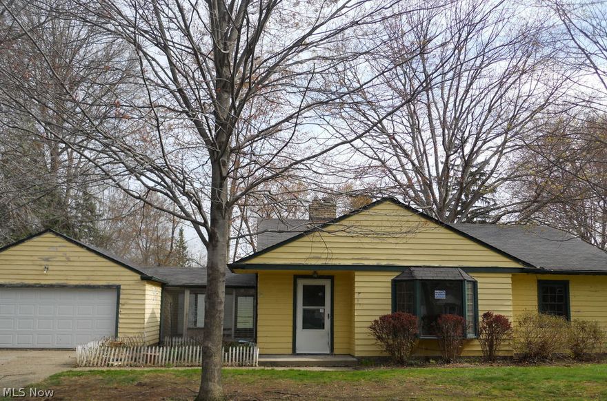 Charming Ranch On Private Lot Overlooking Golf Course Enclosed porch between house and garage, with 3 bedrooms, 3rd Br Has Folding Door To Lr/Could Be Enclosed. Property has potential. This is a Fannie Mae Homepath property.