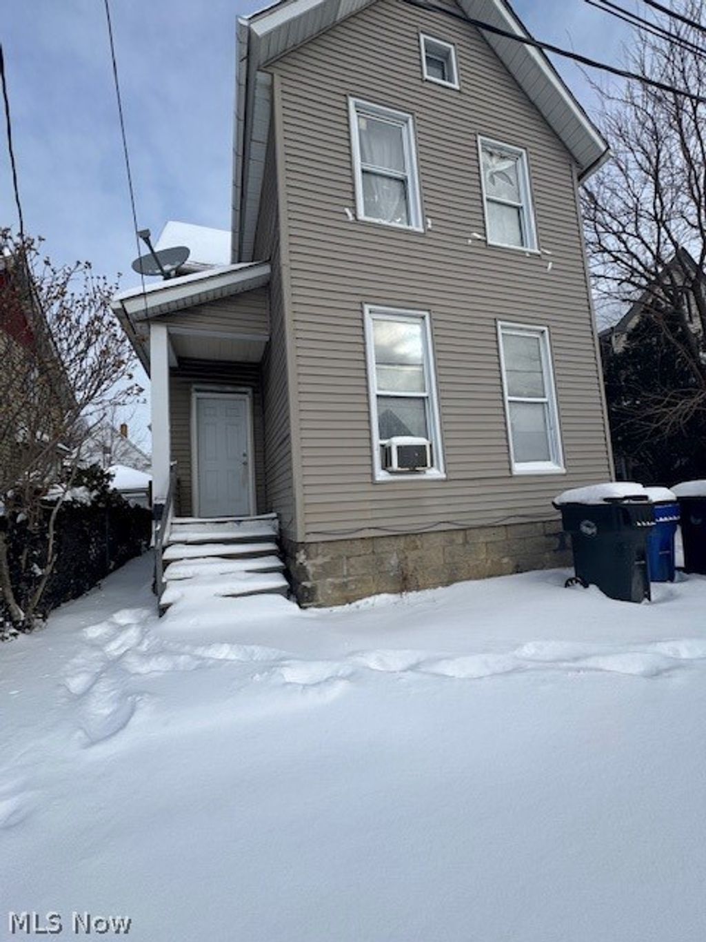 Photo of 9818 Gambier Avenue, Cleveland, OH 44102 (MLS # 5190591)