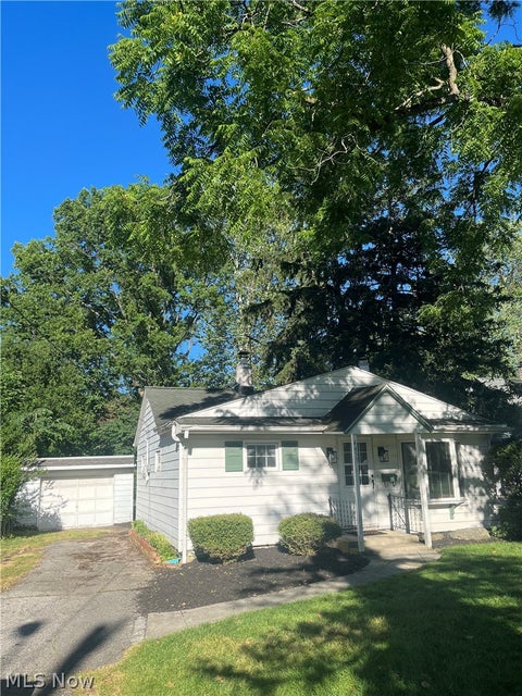 Homes For Rent - 4459 Silverdale Road<br/> North Olmsted, OH 44070