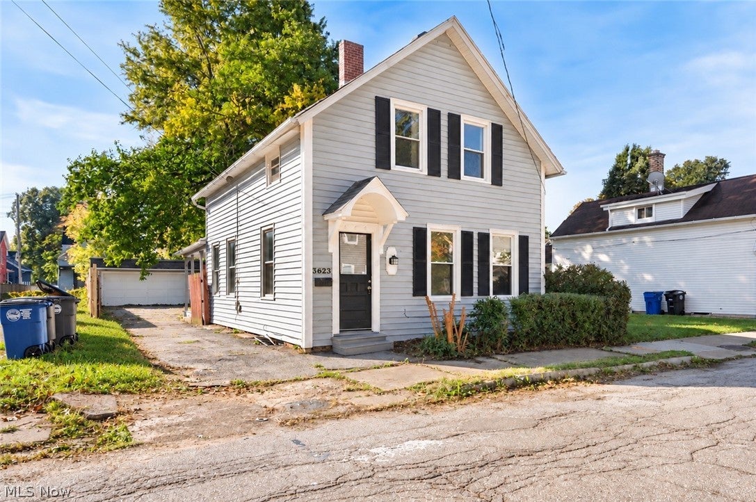 3623 Siam Avenue