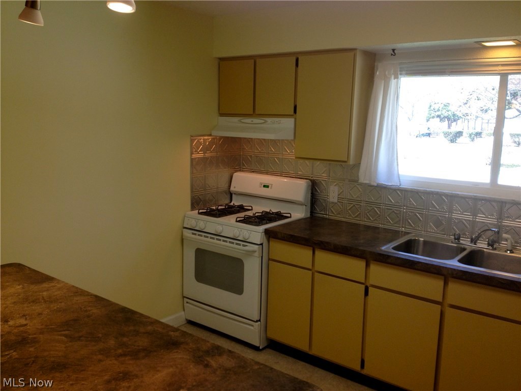 Starts Sub - Residential Lease