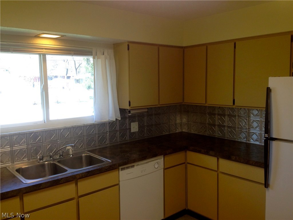Starts Sub - Residential Lease