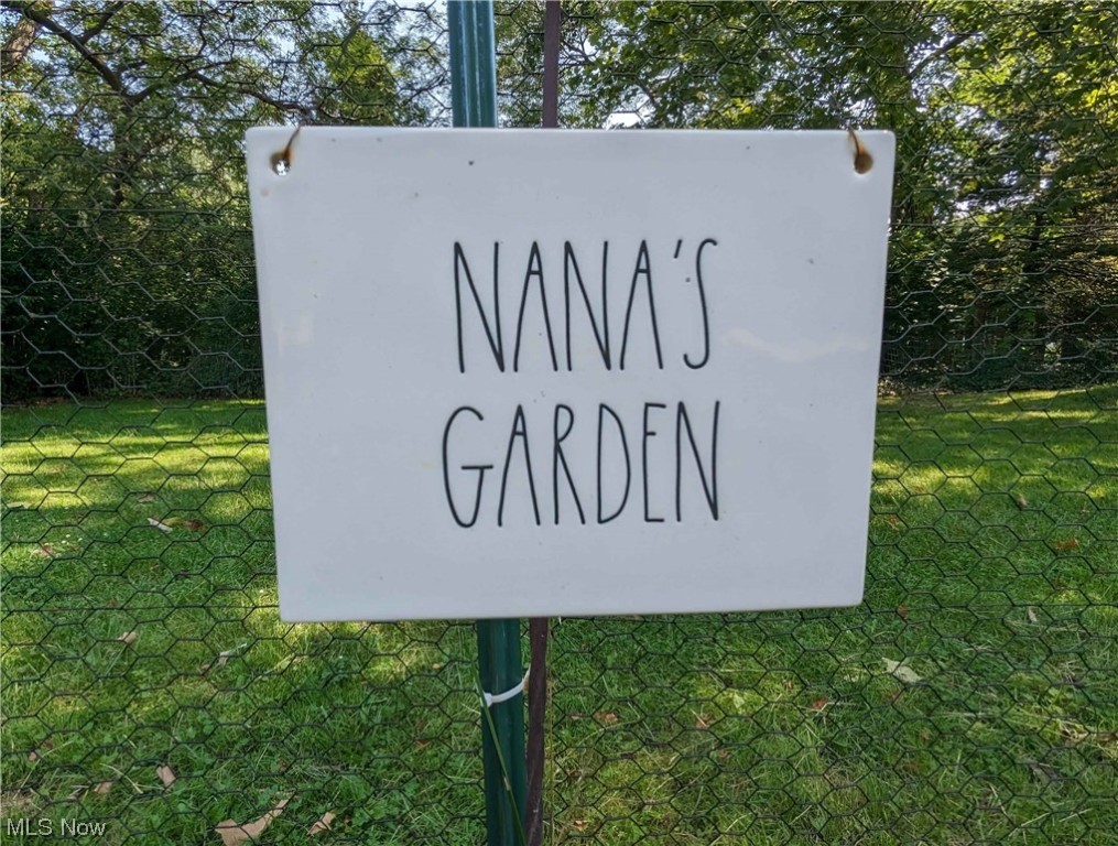 Mastic Road Gardens Est/L W Mille - Residential