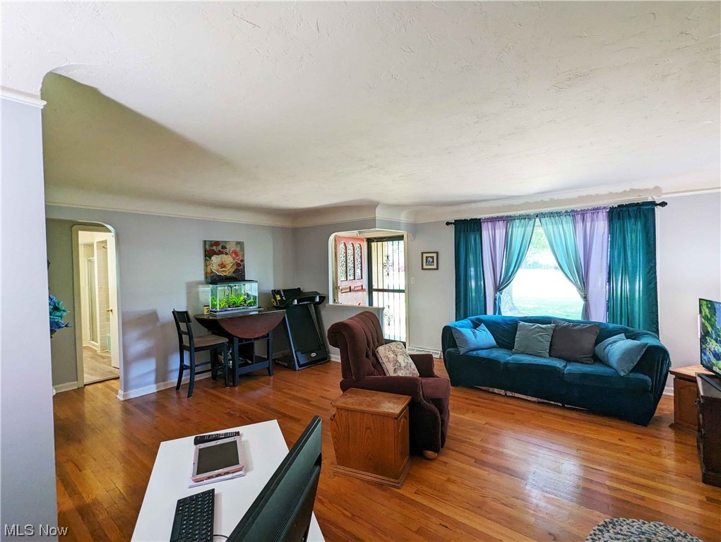 Mastic Road Gardens Est/L W Mille - Residential