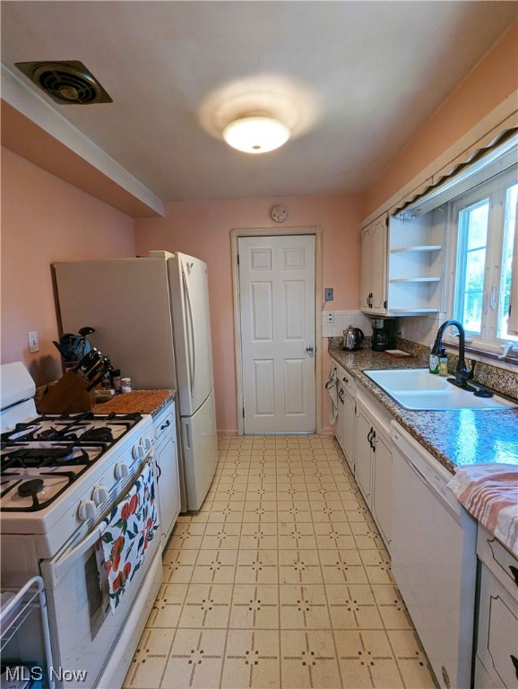 Mastic Road Gardens Est/L W Mille - Residential