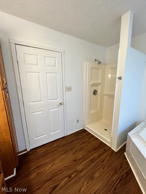 T M Robbins Add 03 - Residential Lease