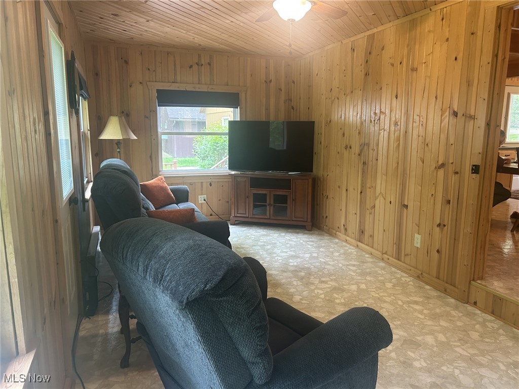 6920 South Boulevard, Andover, Ohio image 27