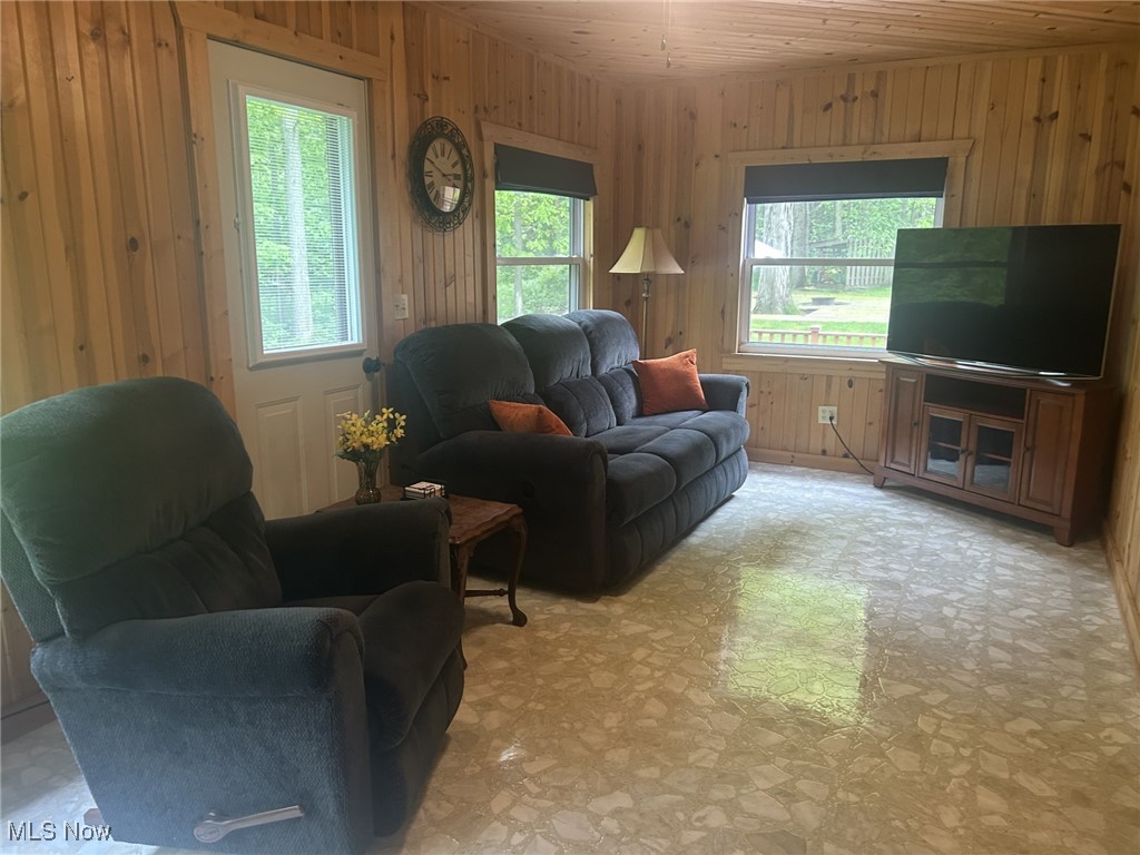 6920 South Boulevard, Andover, Ohio image 3