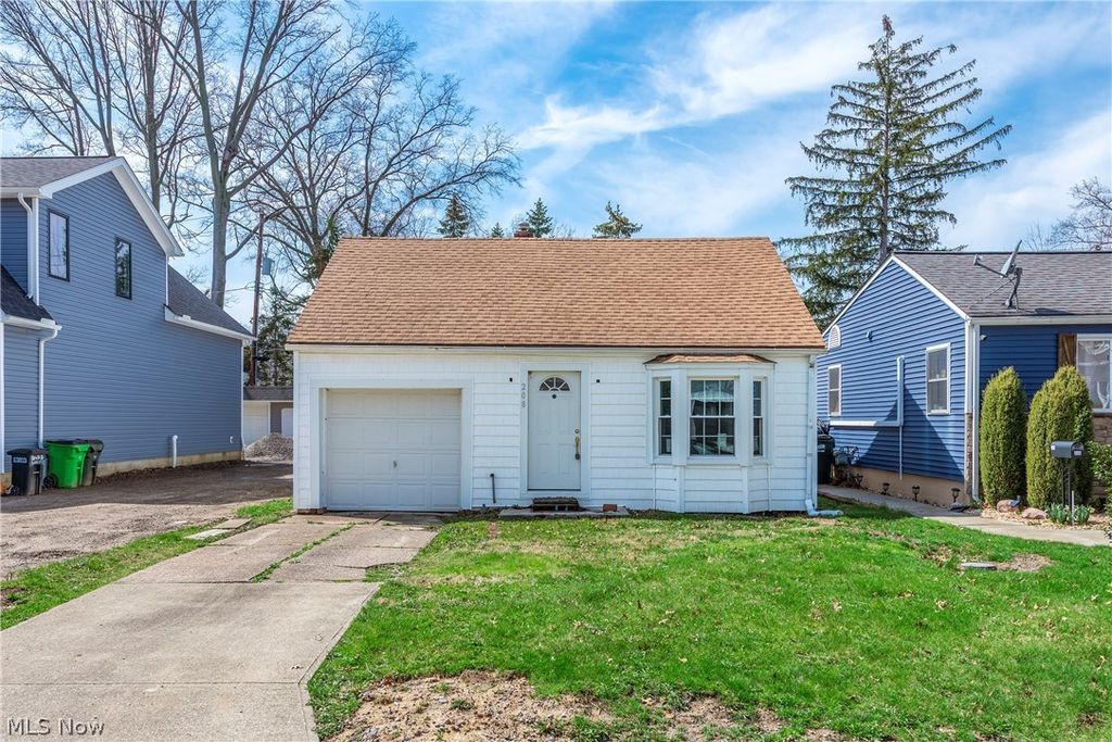 Photo of 208 Sunset Road, Avon Lake, OH 44012 (MLS # 5198894)