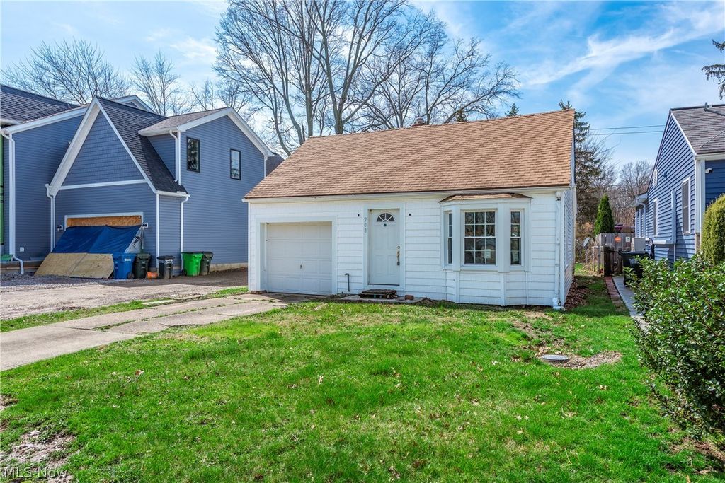 Photo of 208 Sunset Road, Avon Lake, OH 44012 (MLS # 5198894)