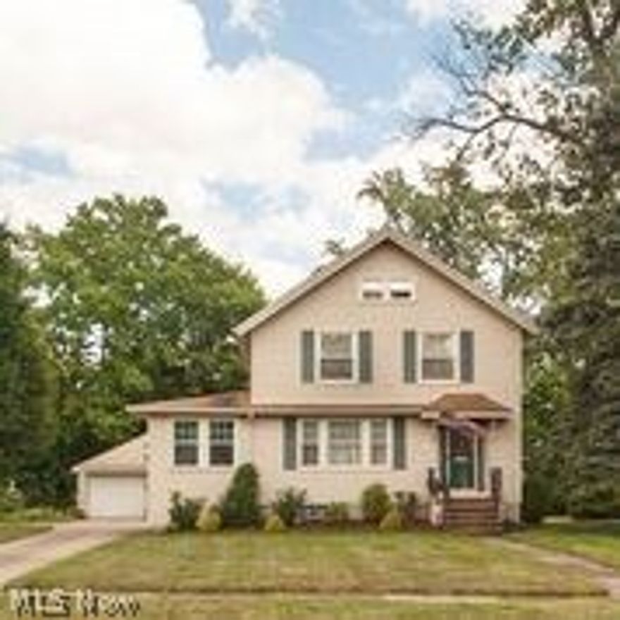 Large 3 bedroom well maintained Colonial home which features large fully equiped kitchen, formal diningroom, extra large livingroom and 1st floor office or den. Full basement, 2 car garage. Large canopied deck.  All this with HOME WARRANTY