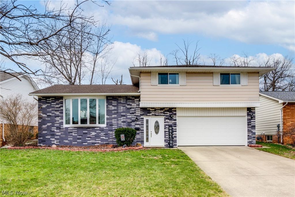 Photo of 6826 Lynett Drive, Parma, OH 44129 (MLS # 5196439)