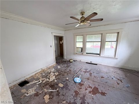 Tiny photo for 13508 Mann Avenue, East Cleveland, OH 44112 (MLS # 5209525)