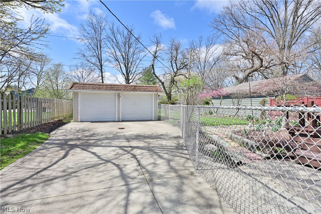 H A Barrs Detroit Road - Residential