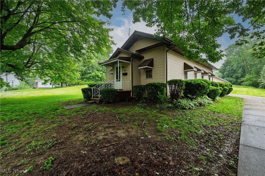 2985 Brouse Street, Uniontown, Ohio image 2