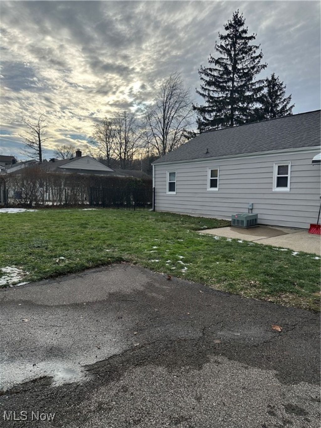 Photo of 2771 Stark Drive, Willoughby Hills, OH 44094 (MLS # 5177948)