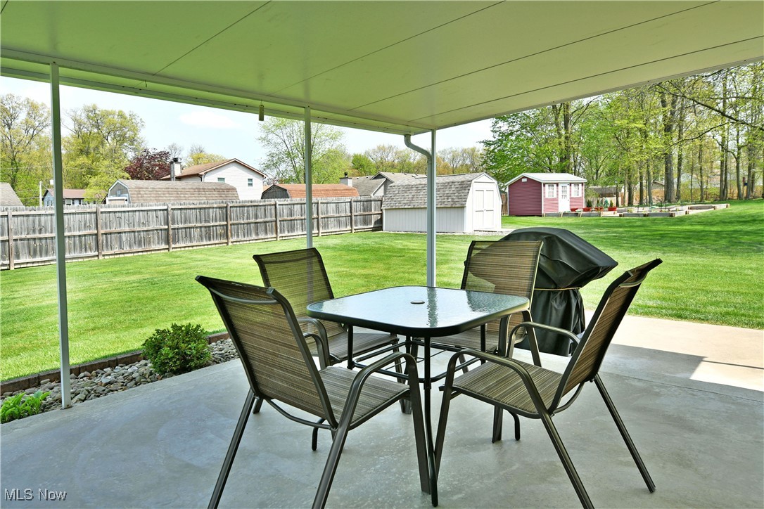 689 Wyndclift Circle, Austintown, Ohio image 10