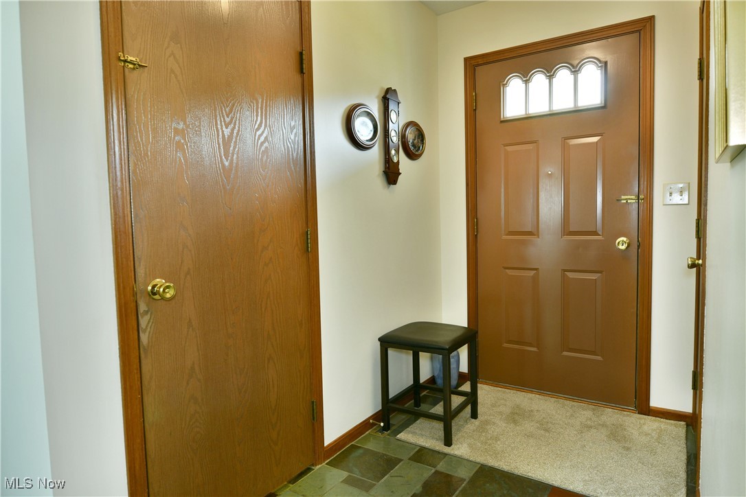 689 Wyndclift Circle, Austintown, Ohio image 11