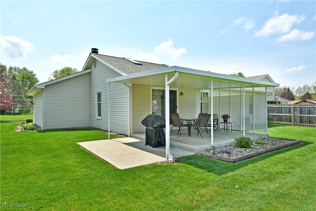 689 Wyndclift Circle, Austintown, Ohio image 8