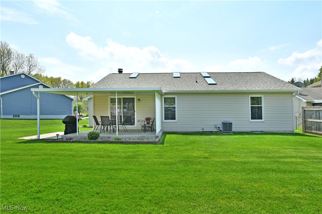 689 Wyndclift Circle, Austintown, Ohio image 7