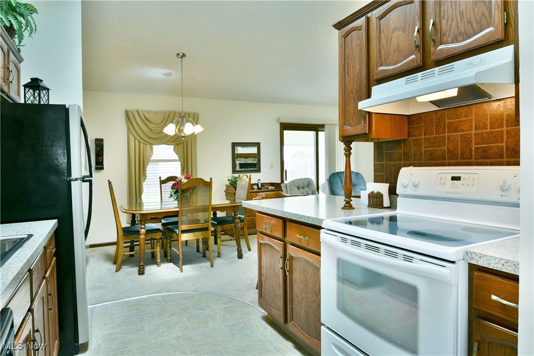689 Wyndclift Circle, Austintown, Ohio image 26